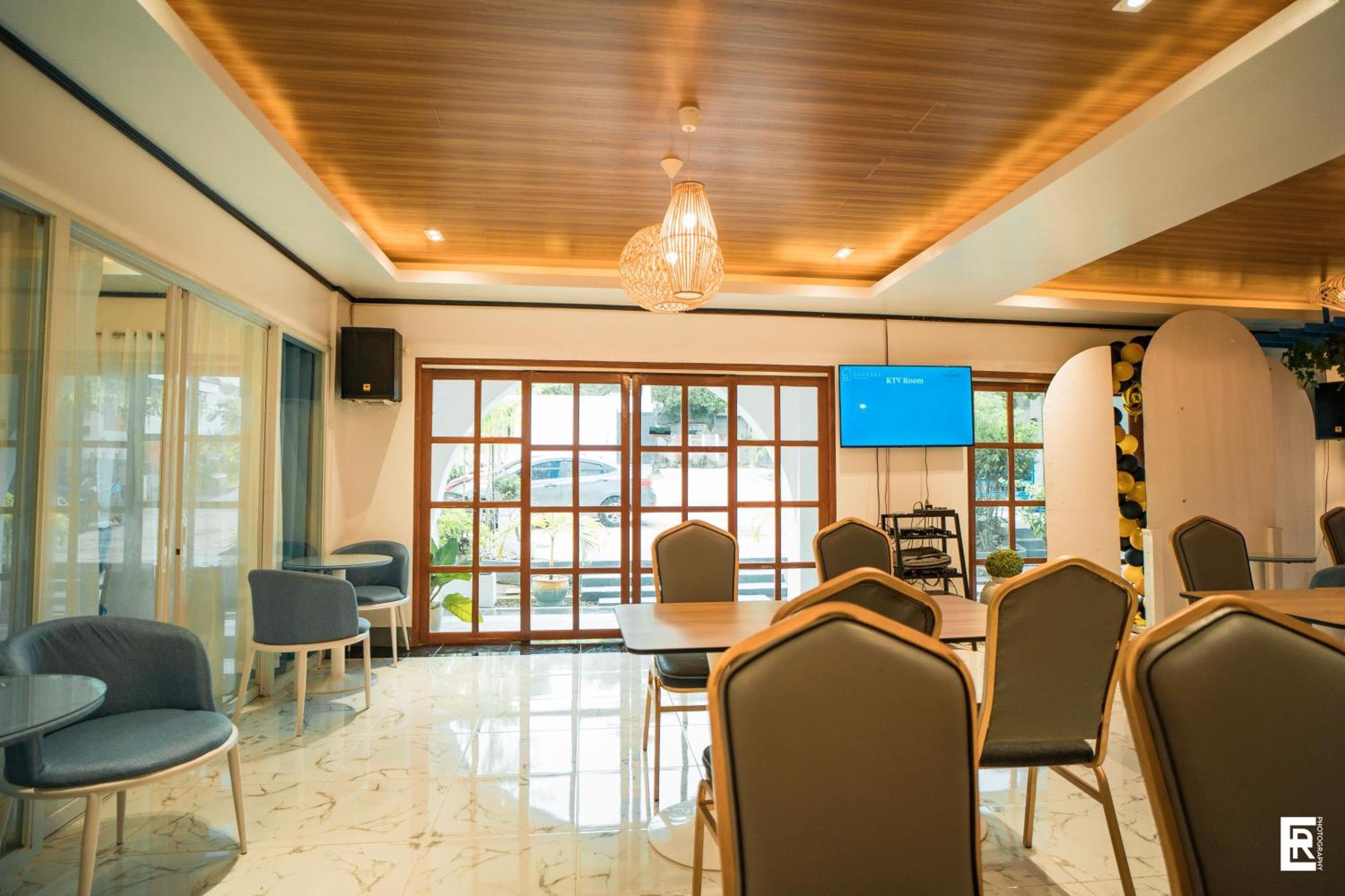 Bernese Resort Hotel Powered By Cocotel Ligao Εξωτερικό φωτογραφία